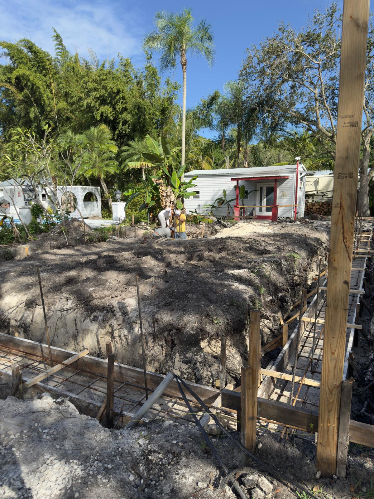 White marble shower frameless glass - LMV Construction